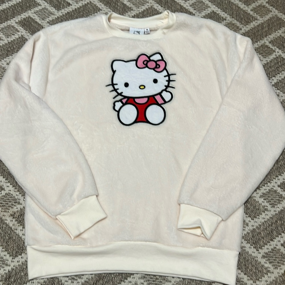 NWOT- Hello Kitty by Sanrio Fuzzy Crewneck Sweatshirt
Size medium
